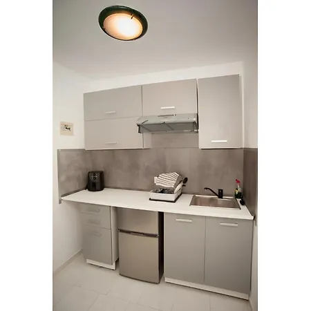 Pegasus Apartment Karavados